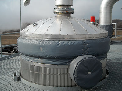 Removable insulation blanket for flanges